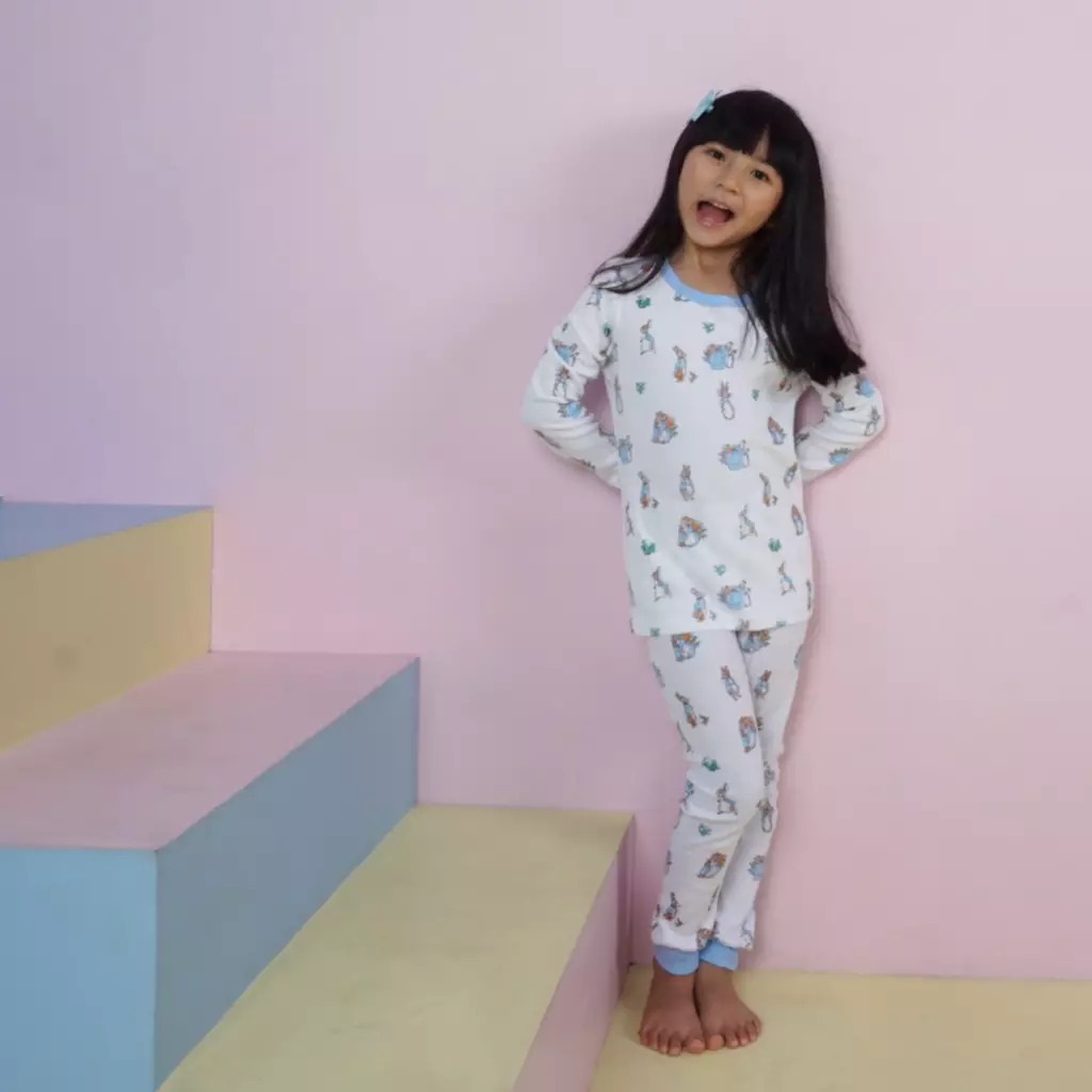 BAJU TIDUR PIYAMA ANAK SETELAN ANAK PEREMPUAN LENGAN PANJANG - peter bunny and mom