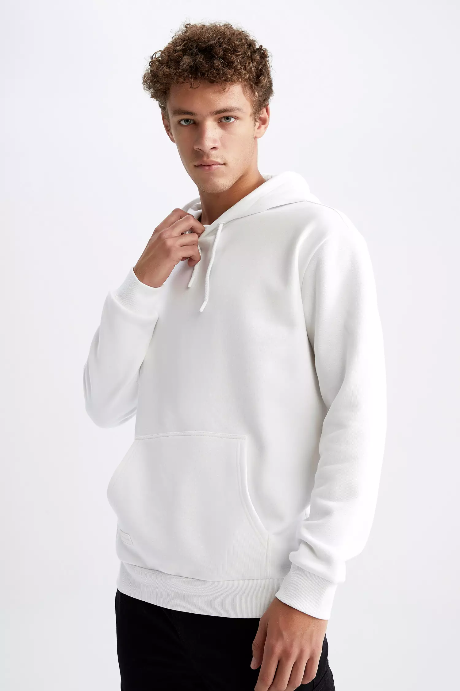Buy DeFacto Regular Fit Long Sleeve Sweatshirt 2023 Online | ZALORA  Singapore