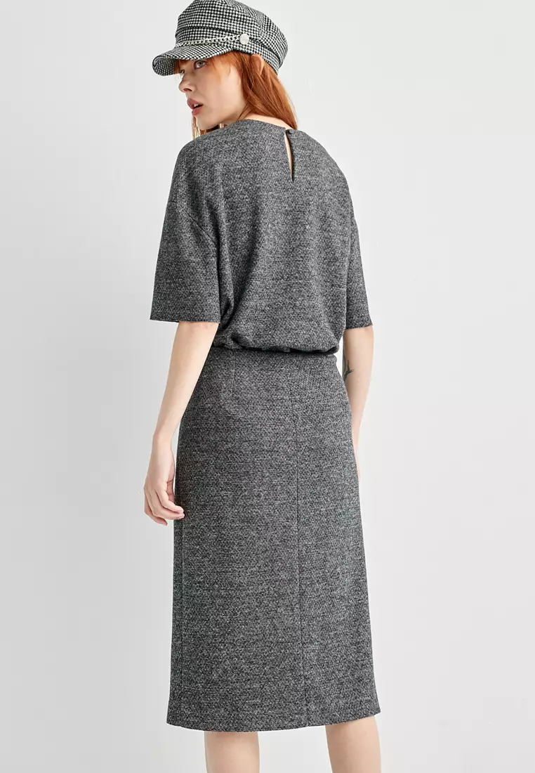 Front Slit Pleated Detail Pencil Skirt