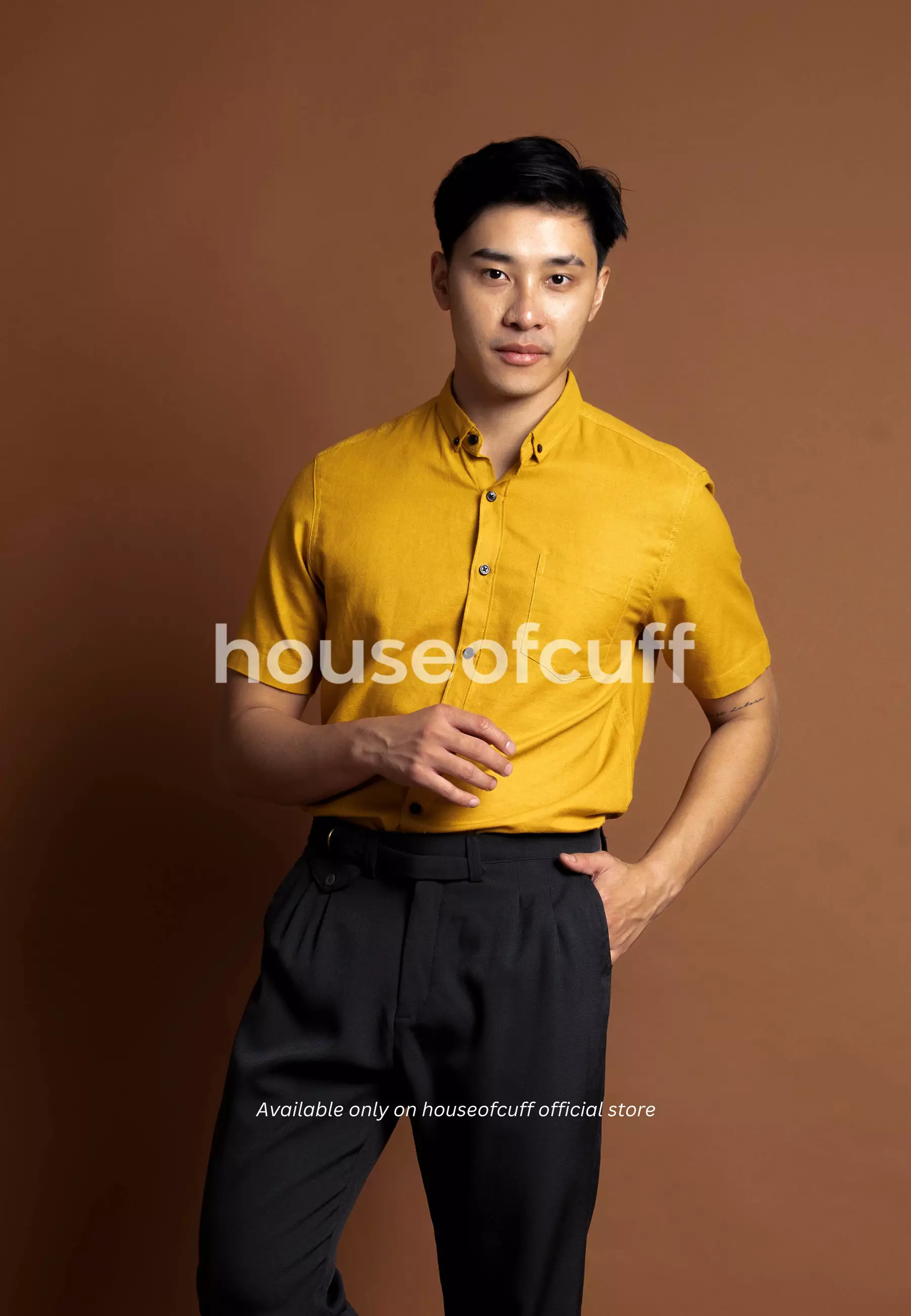 Kemeja lengan pendek pria formal slim fit mustard houseofcuff