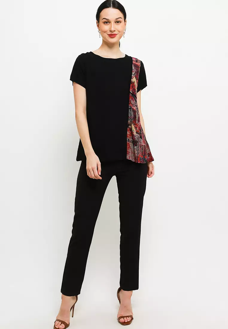 Hellena Blouse In Pink Abstract Print