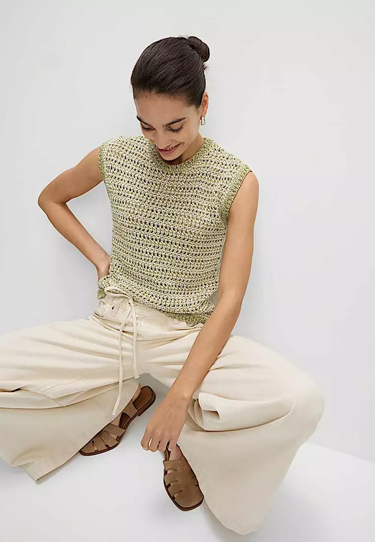 Crew Neck Slim Fit Knitted Vest With Cotton