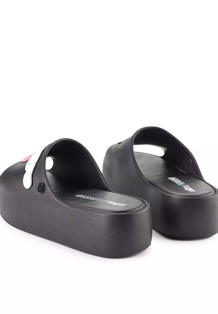Free Platform Slide + Hello Kitty And Friends Ad