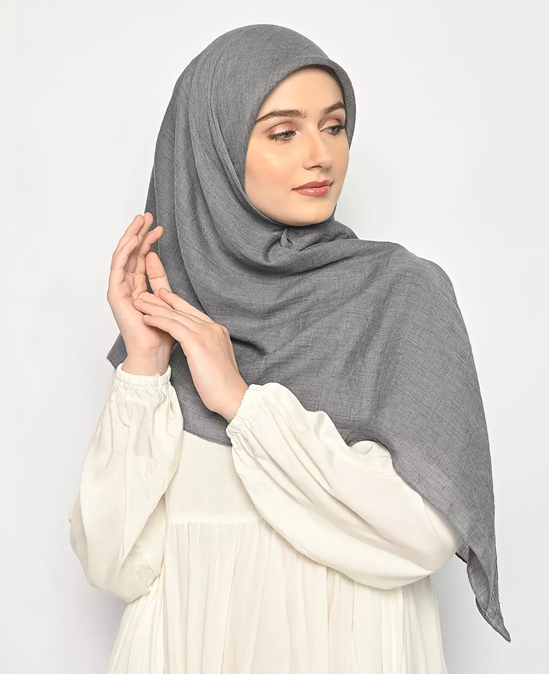 Hijab Segi Empat Voal Irania Grey