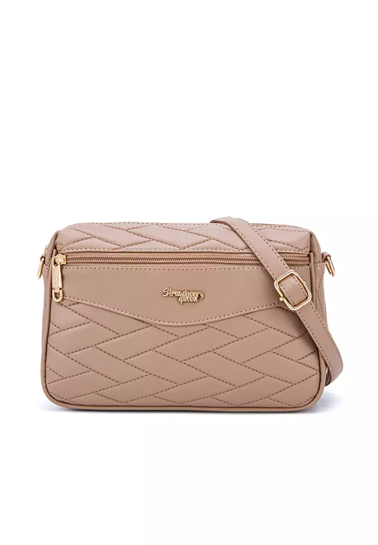 Quilted bag with gold on sale chain