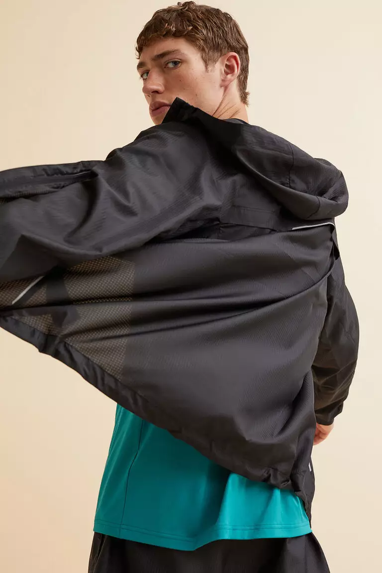 Jual H&M Regular Fit Waterrepellent running jacket Original 2024