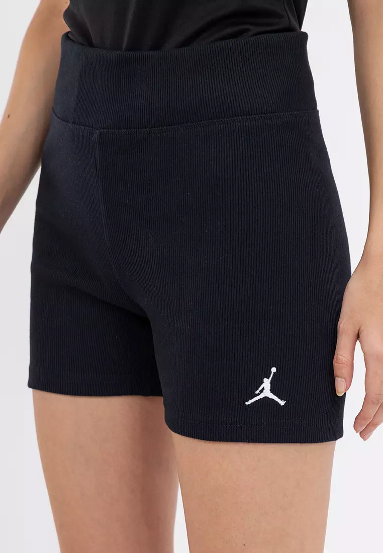 Brooklyn Essentials Leg Short