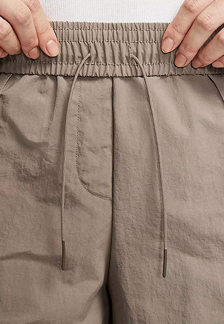 Sportswear Everything Wovens High-Waisted 9" Shorts