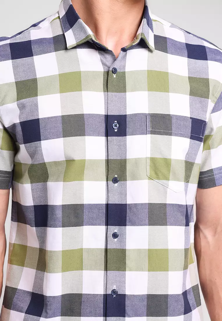 MANZONE - Kemeja Oxford Lengan Pendek Pria Raka 6 Slim Fit - Olive Warna Olive