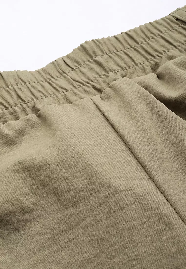 橄榄色工装高腰短裤