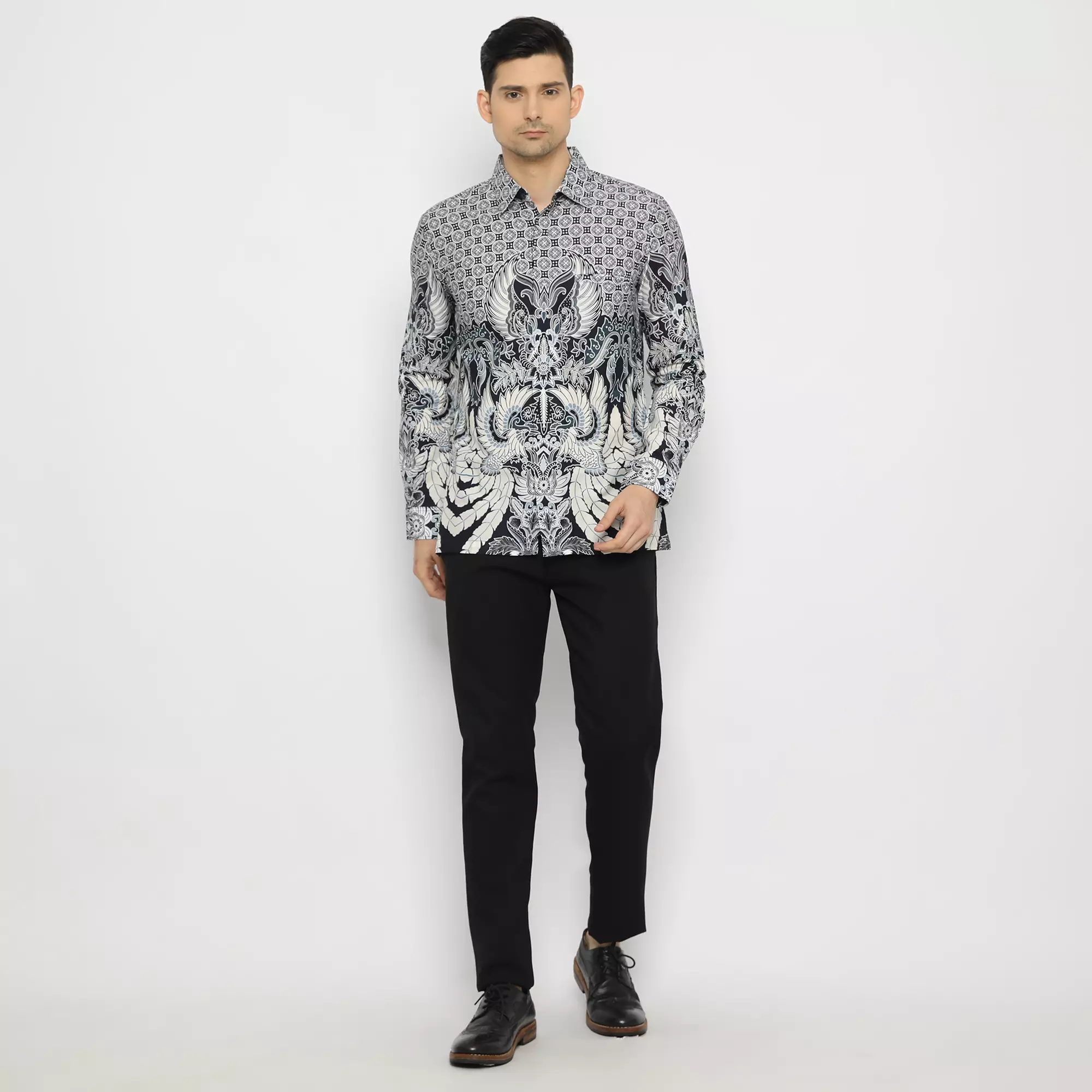 Platini Kemeja Batik Pria Lengan Panjang Katun Navy Abu 36026