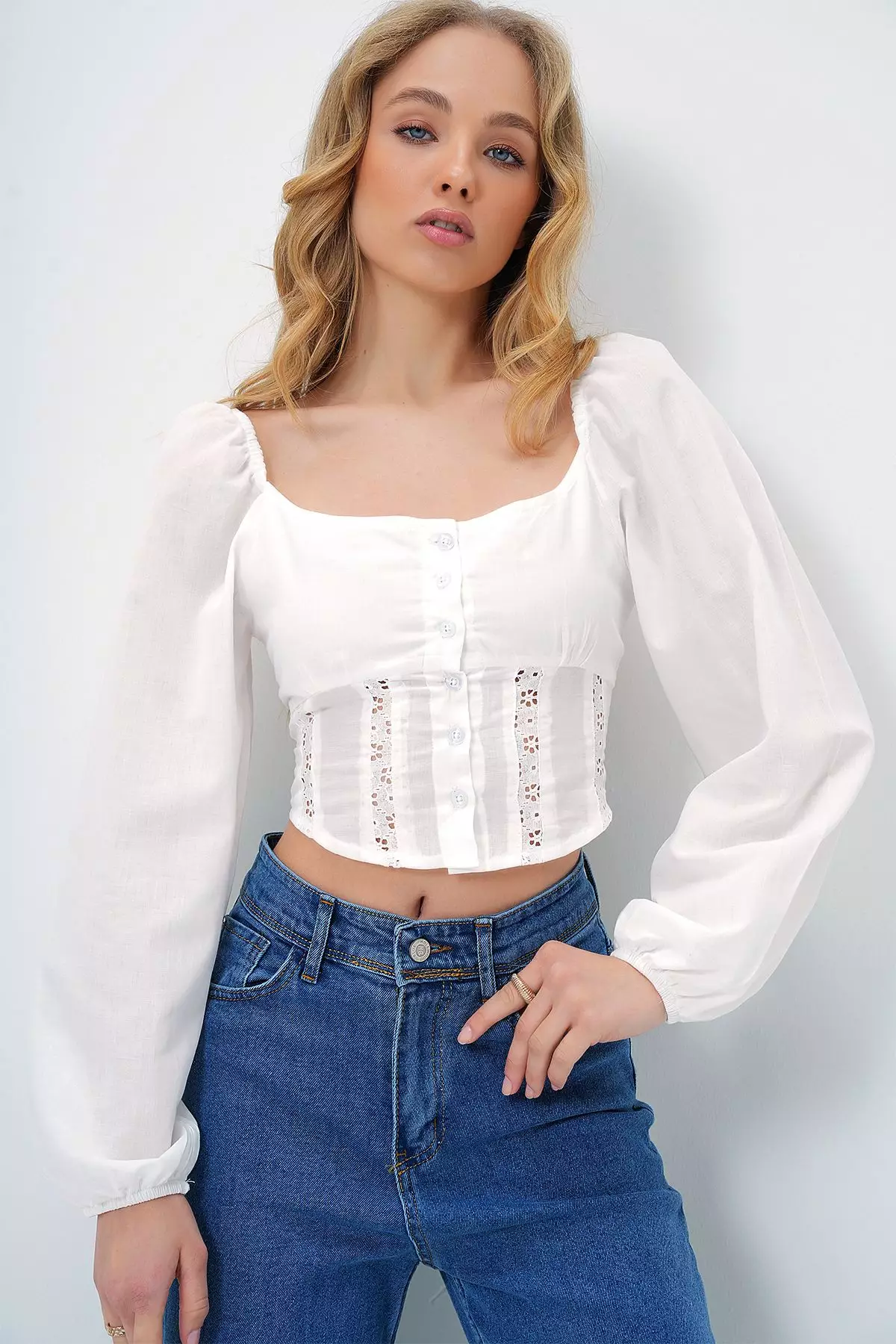 Women's White Square Collar Back Gipel Balloon Sleeve Woven Crop Blouse