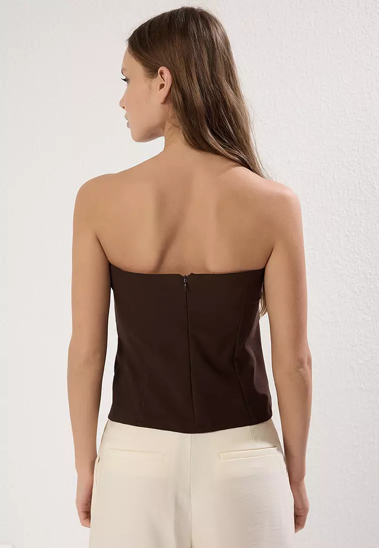 Brown Strapless Fitted Thin Ornamental Belt Detail Woven Blouse TWOSS25BZ00421