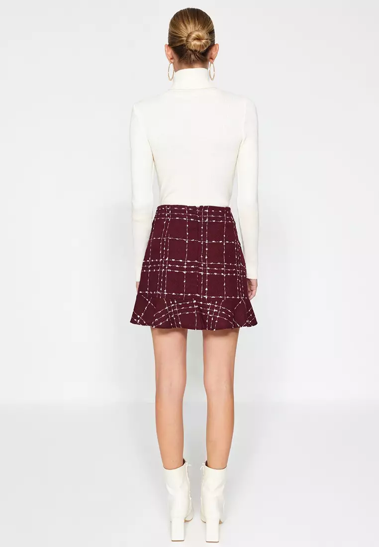 Claret Red With Buttons And Tweed Fabric Hem With Ruffles, Mini Woven Skirt Twoaw22Et0155