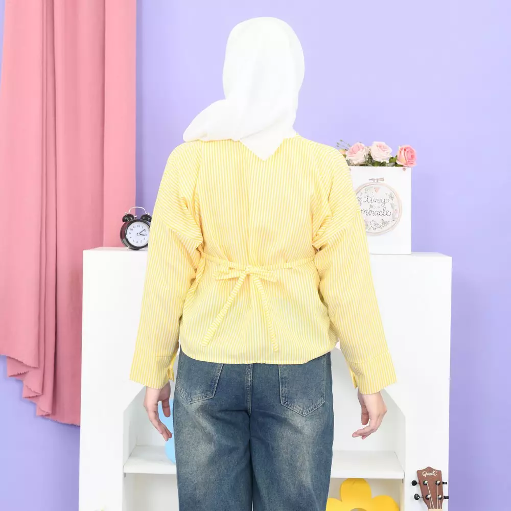 Roje Blouse - Soft Yellow M19773 R36S2