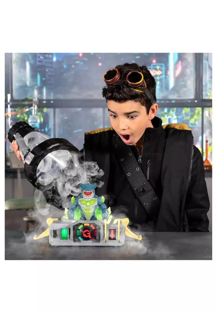 Beast Lab Shark Beast Creator. Add Ingredients & Follow The Experiment's Steps to Create Your Beast! with Real Bio Mist & 80+ Lights, Sounds and Reactions – Shark Style May Vary
