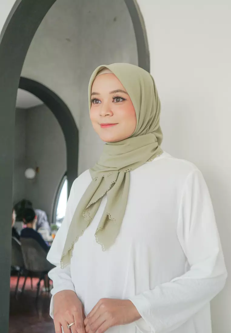 Hijab Segi Empat Lasercut Curly Matcha