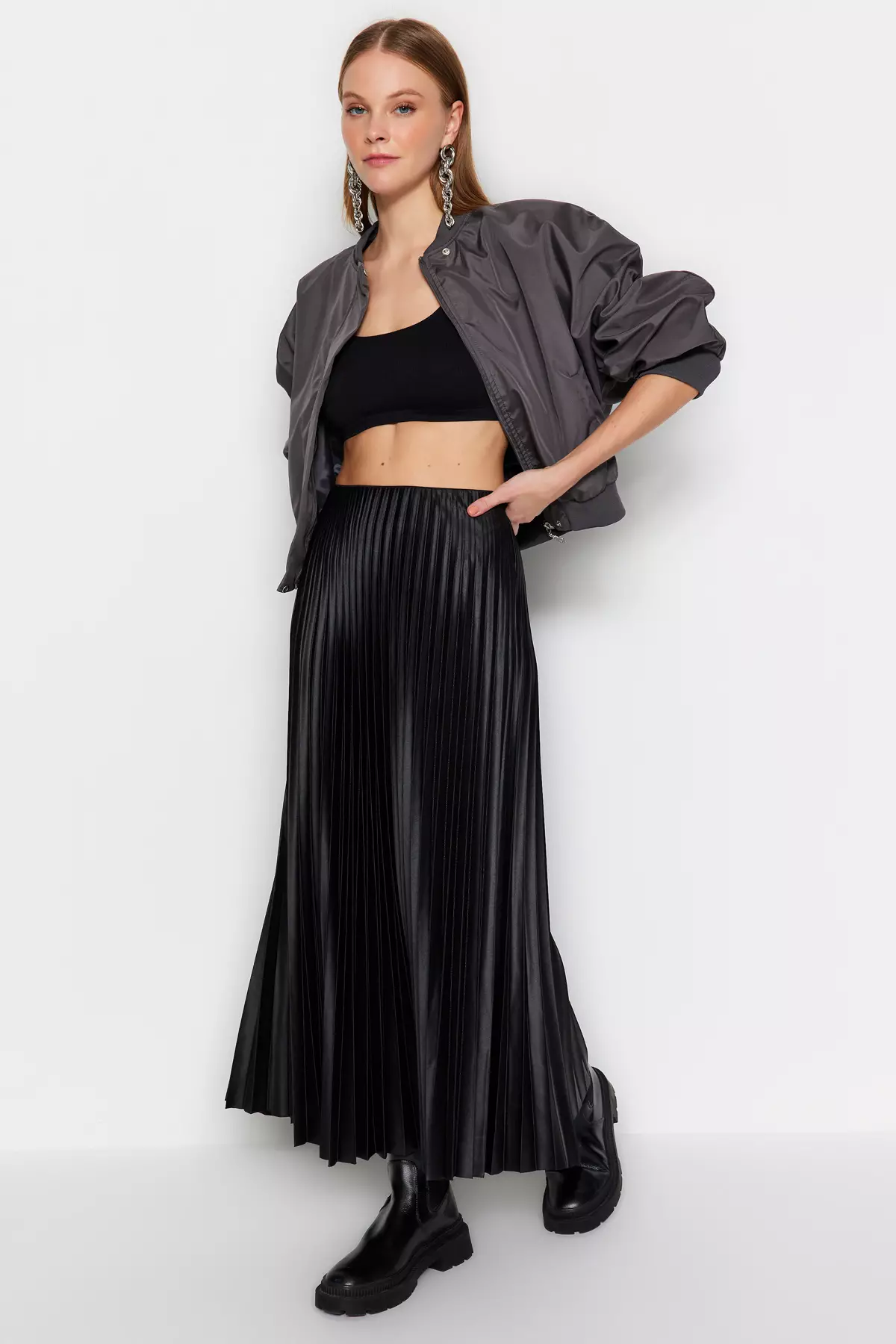 Pleated Maxi Knitted Skirt