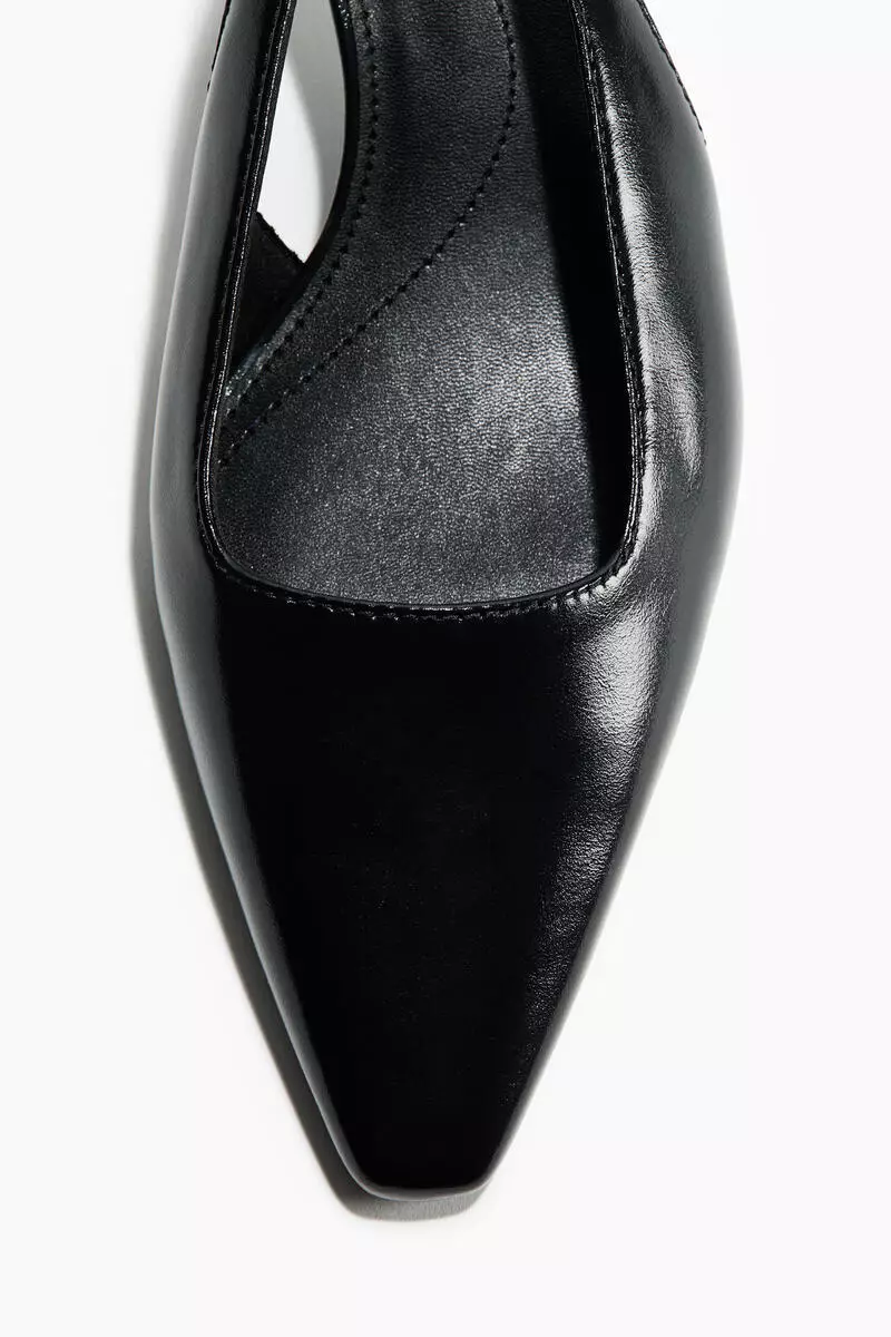 Kitten-heeled slingbacks