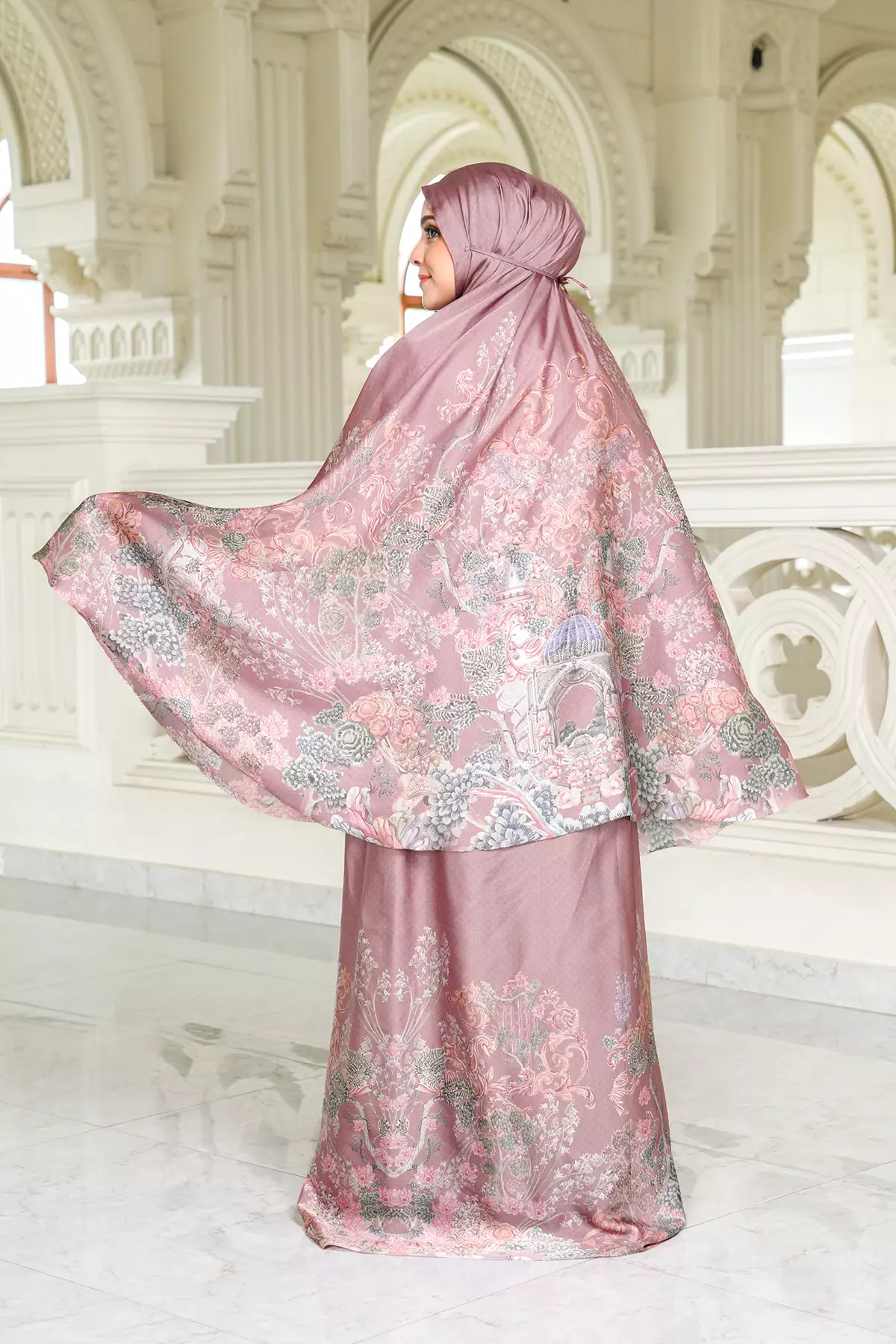 The Palace Prayer Robe - Beauté