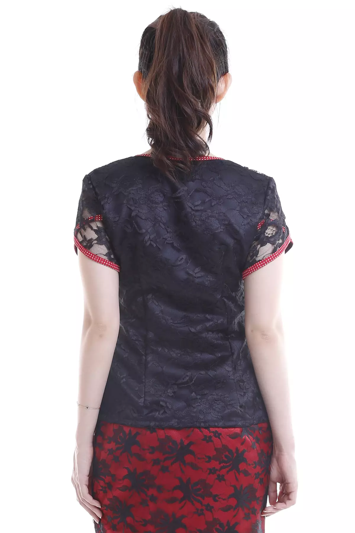 Soraya Lereng Abang Ireng Batik Kebaya