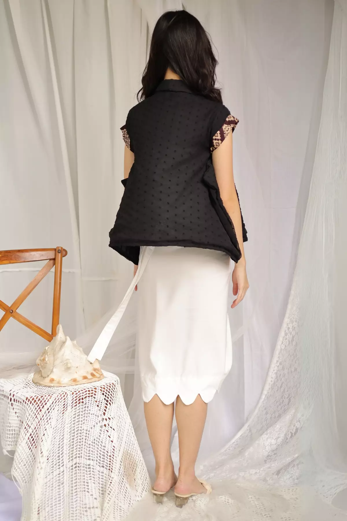 Kochi Ikat Hitam Kebaya