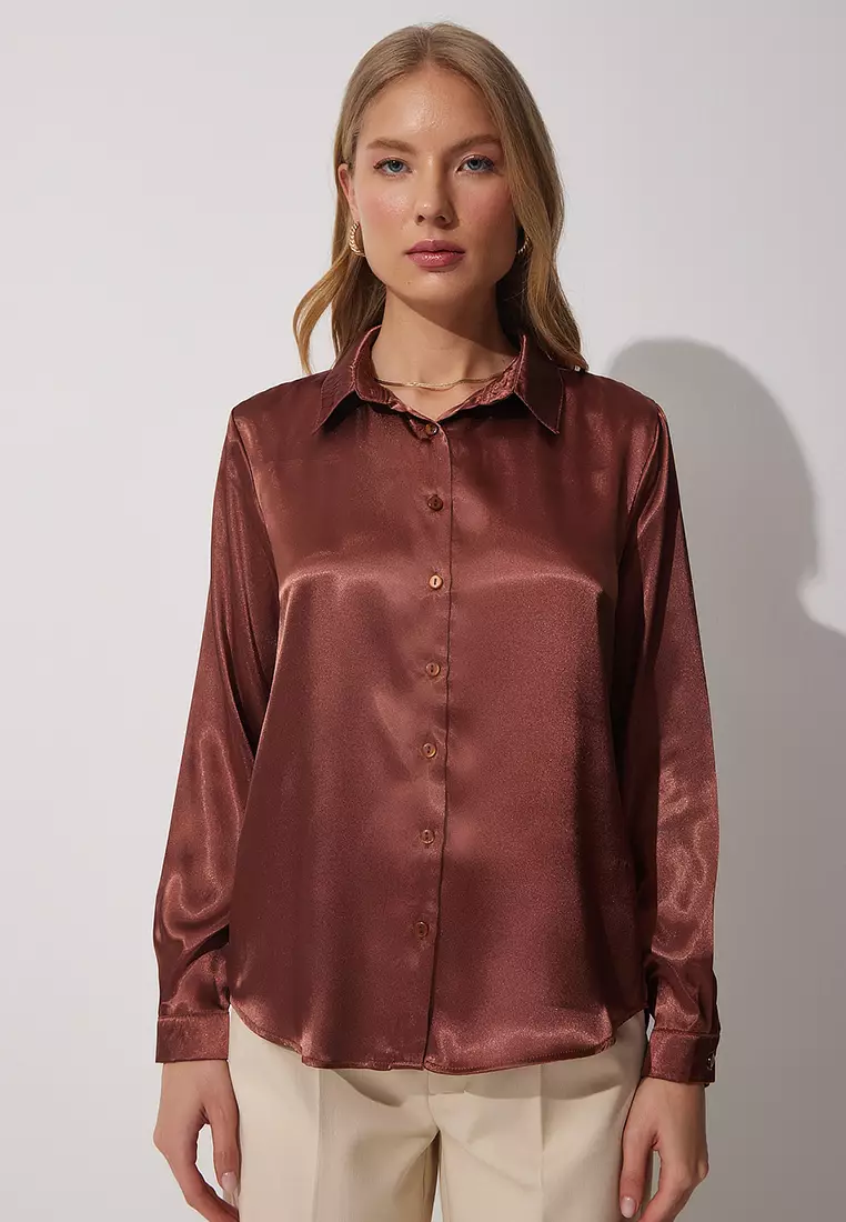 Slightly Flowing Satin Shirt