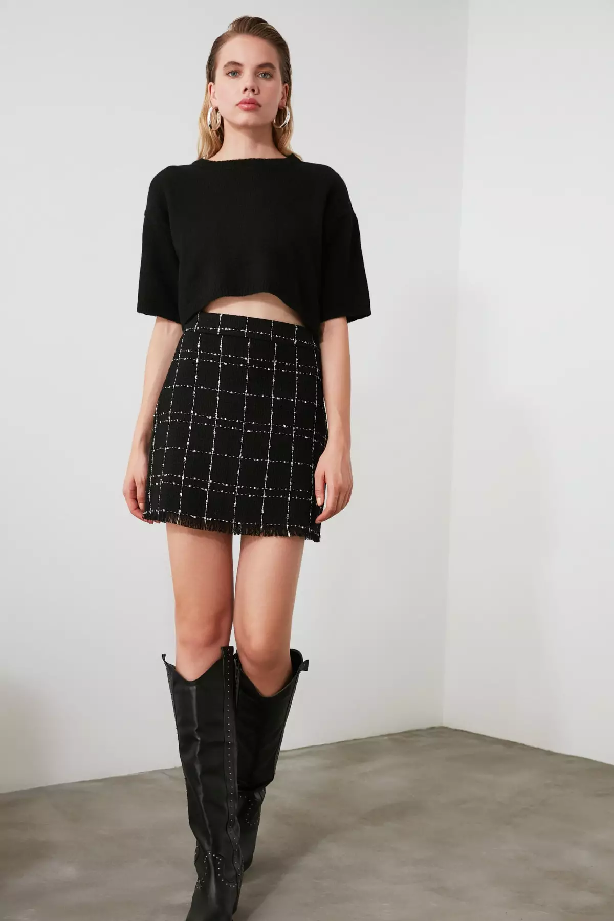 Tassel Detailed Tweed Mini Skirt