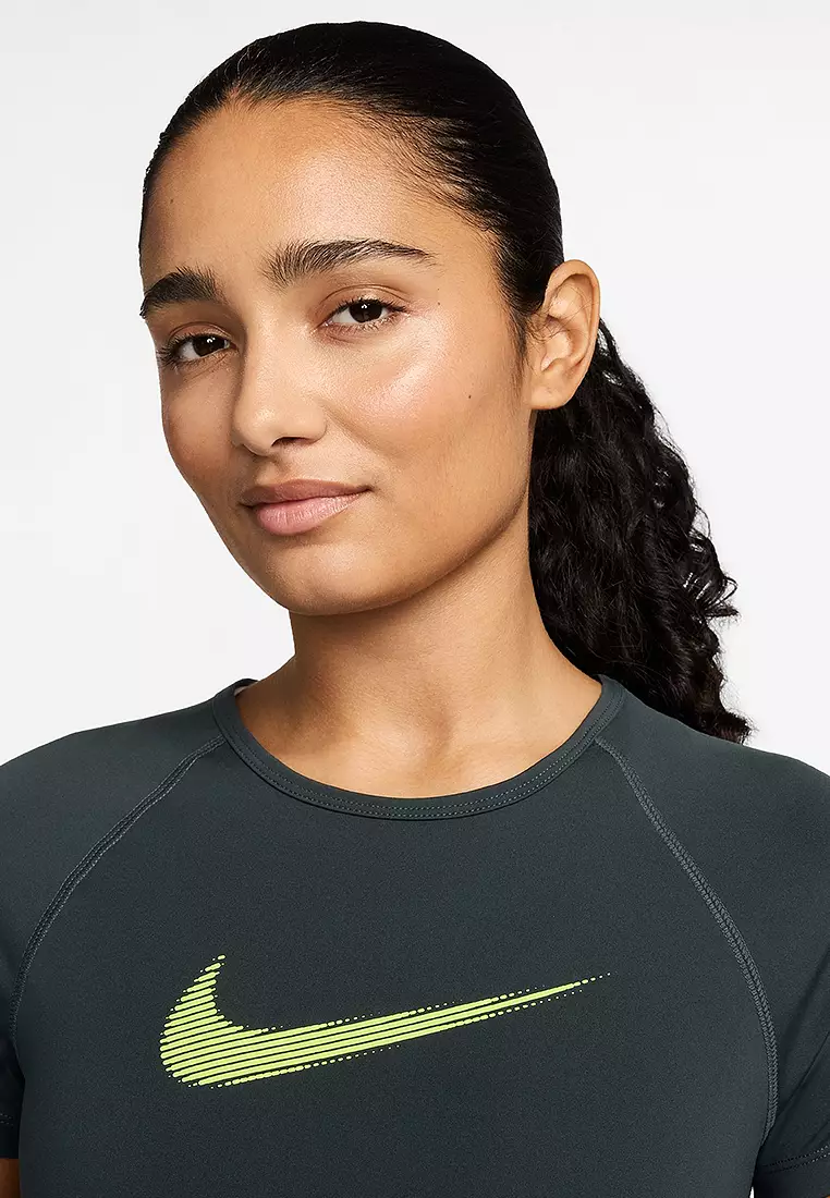 Pro Dri-FIT Short-Sleeves Cropped Graphic Top