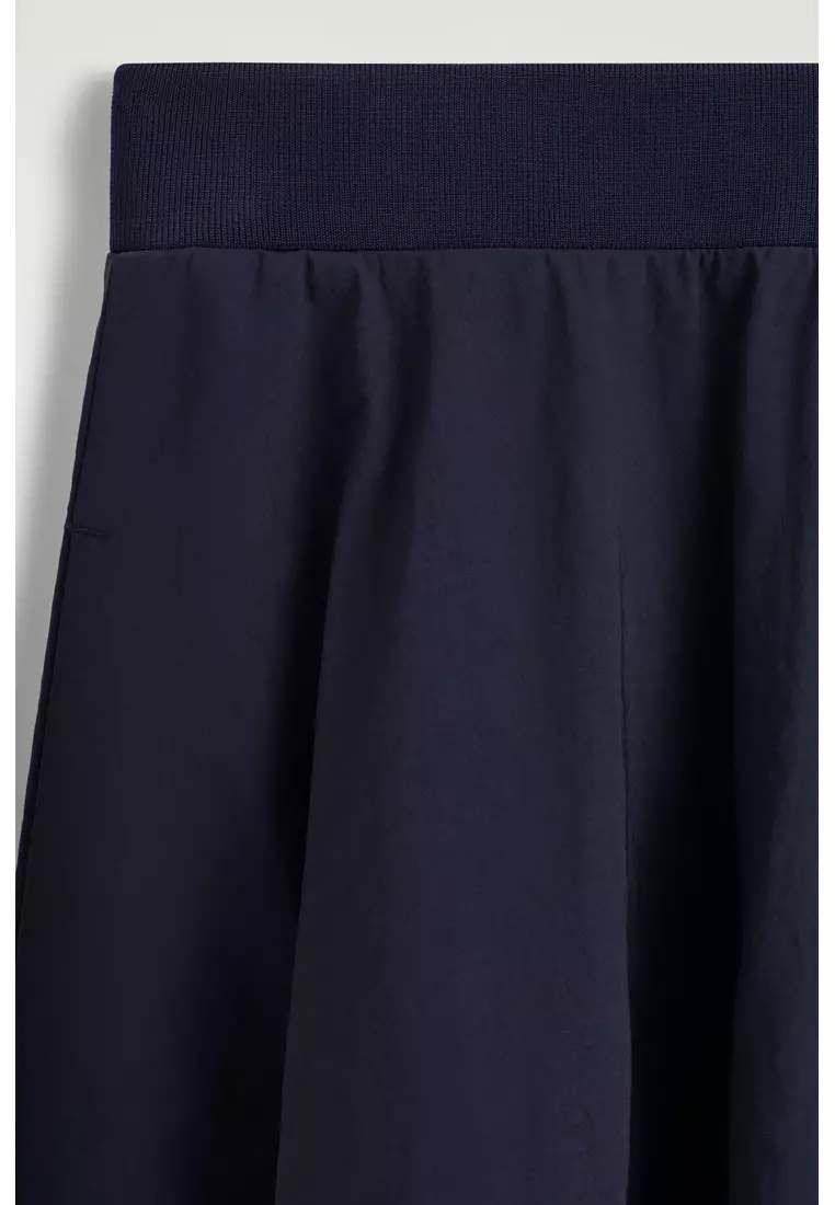 SCULPTED NYLON MIDI SKIRT