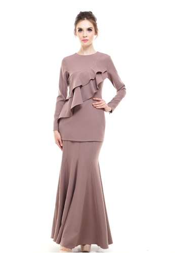 Teffiny Classic Couture Kurung Modern in Brown from Rina Nichie Couture in Brown