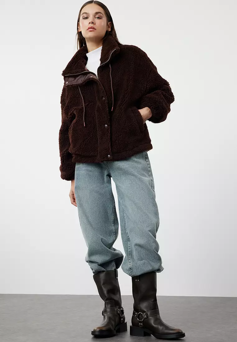Brown Oversize Molded Zippered Plush Jacket Coat TWOAW21MO0132
