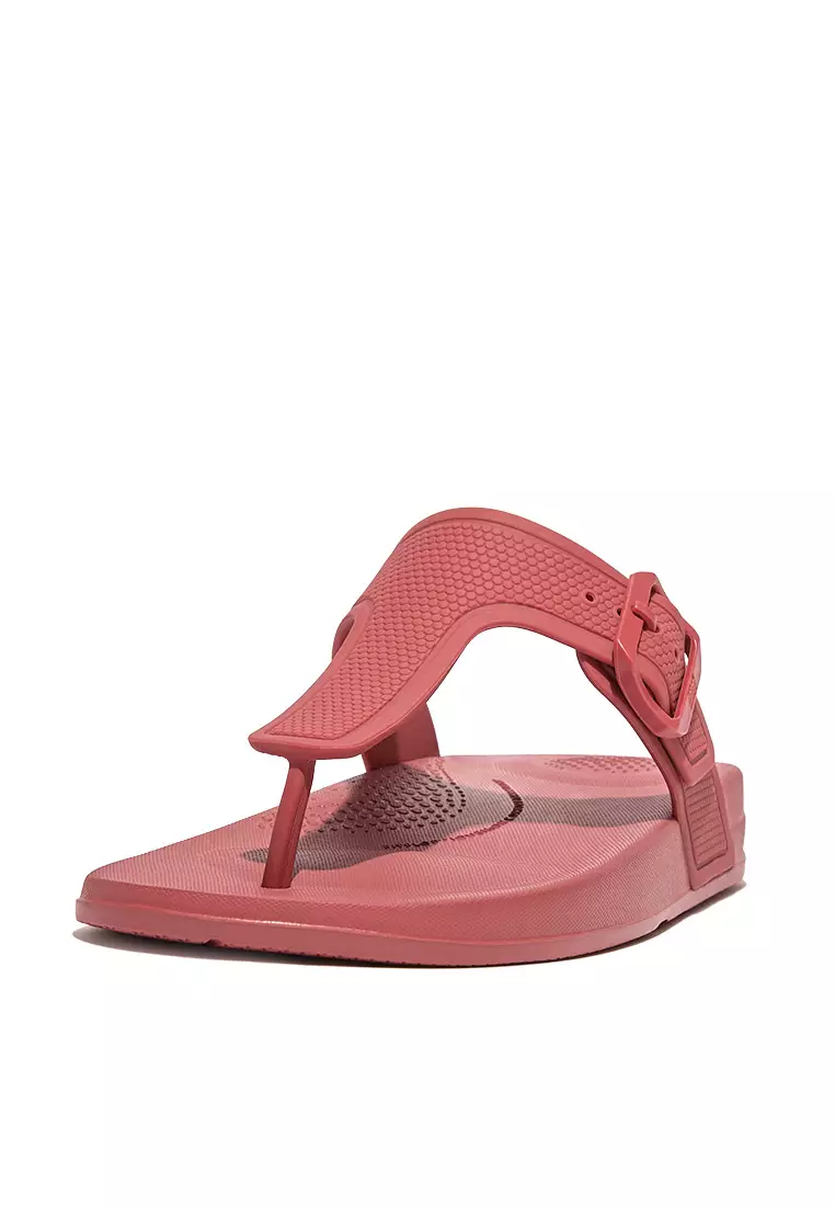 Red flip 2025 flop sandals