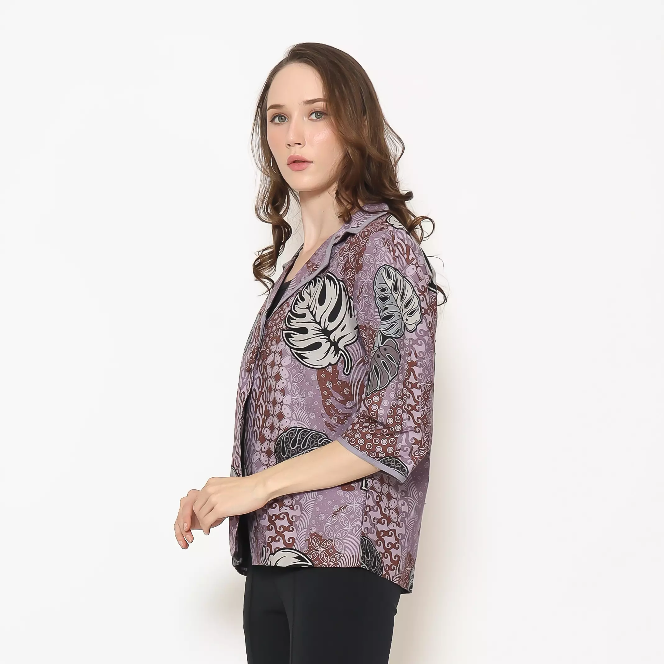 Blazer Batik Wanita - Bhatara Batik Kirei - Atasan Batik Modern Lengan Panjang