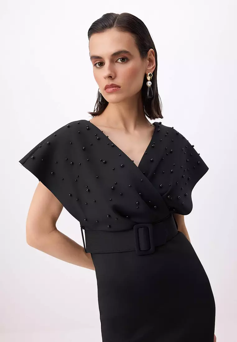 Sandy Midi Dress With Black Pearl Accessories And Belt