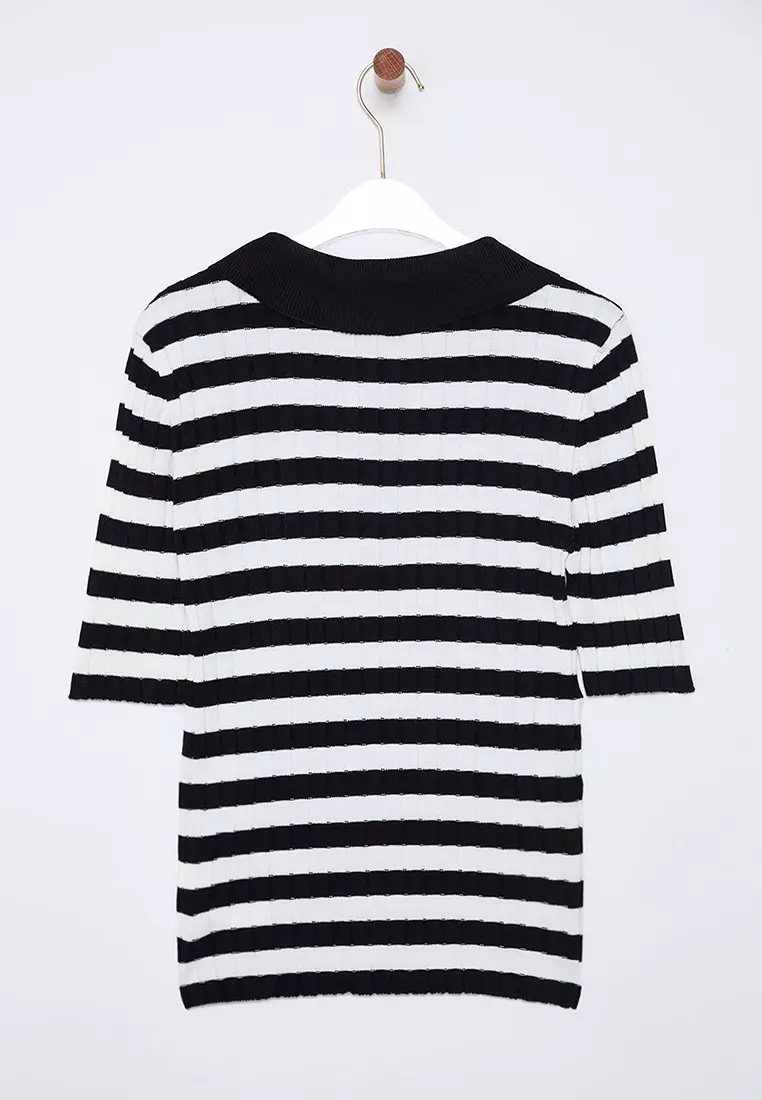 Straight Short Slim Blouse