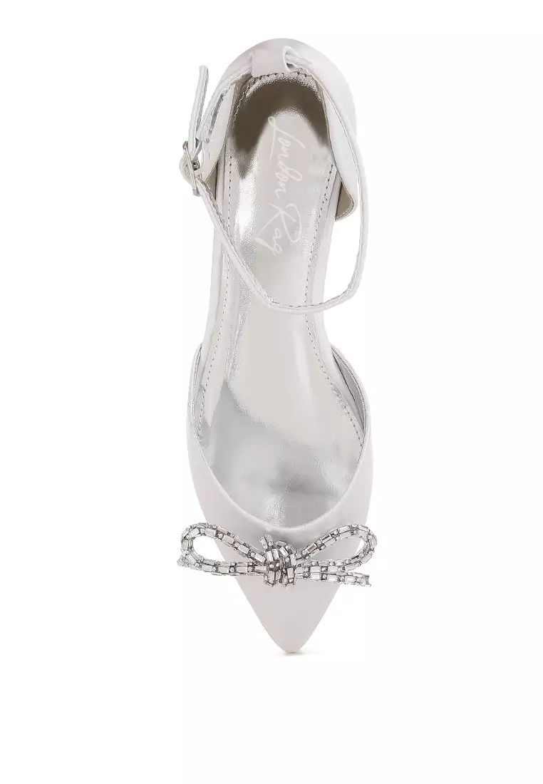 Sandal Datar Pita Detail Berlian Imitasi Warna Putih