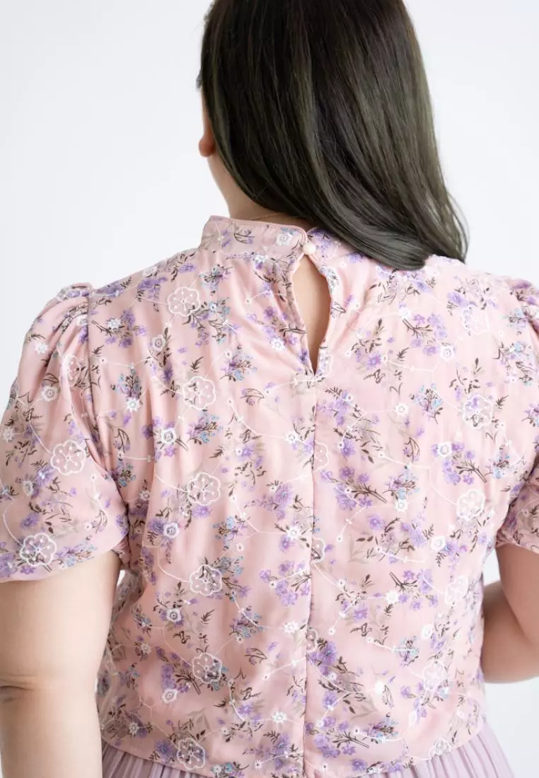 FLORAL EMBROIDERED ORIENTAL BLOUSE