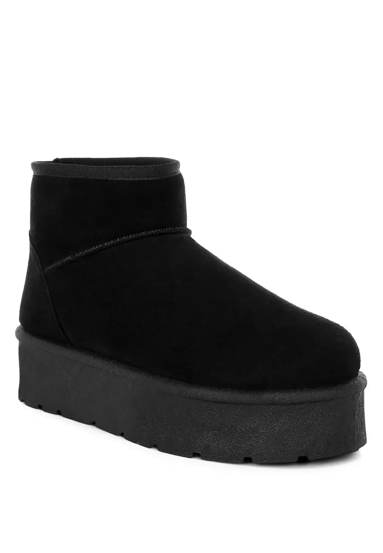 Soft Microfiber Snow Boots in Black