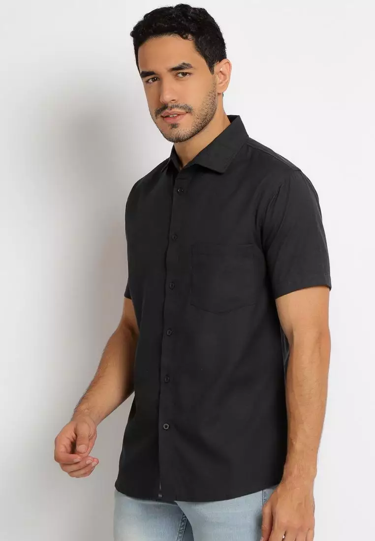 Paulmay Kemeja Pria Reguler Fit Black Shirt