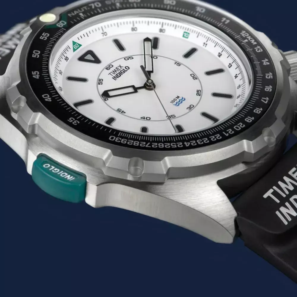 Jam Tangan Pria Timex 1995 Intrepid Reissue Indiglo White Dial Black Rubber Strap TW2Y05800V5 Original