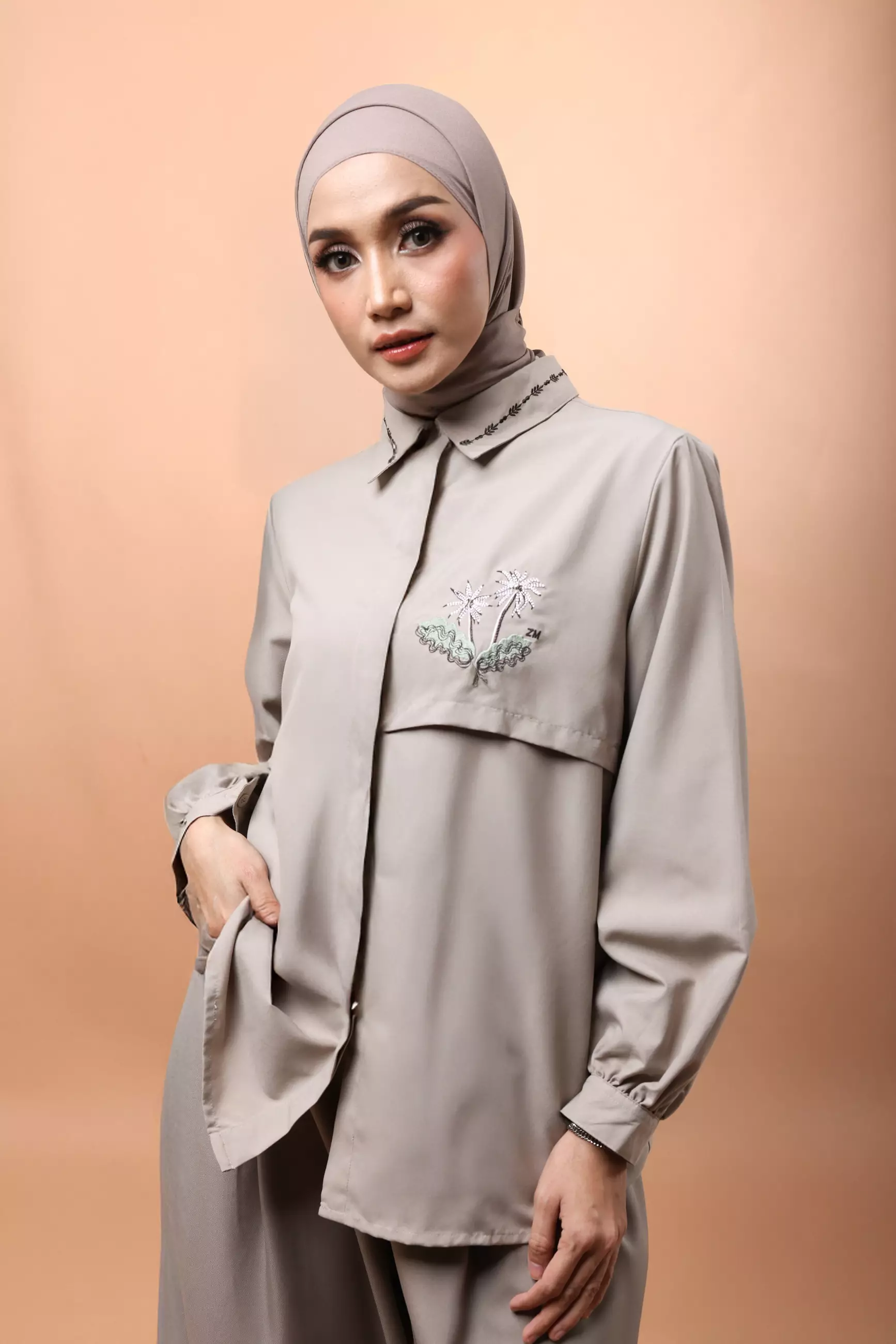 Busty qiz birinchi shaxs porno bir yigitning Dik sorish