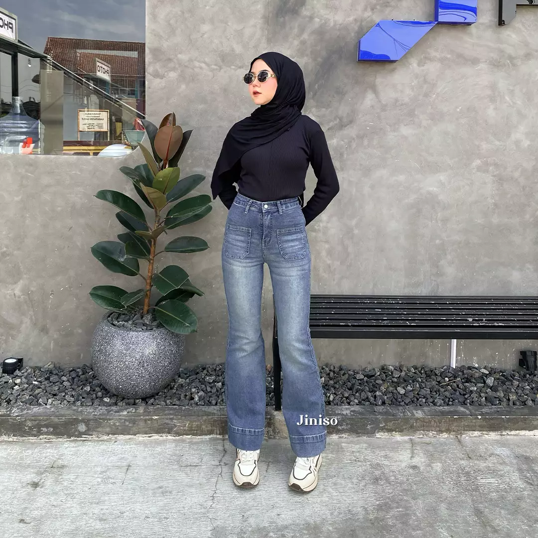 Ultra Highwaist Cutbray Stretch Jeans 648 HANGOUT