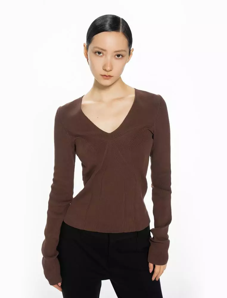 Long-sleeved pullover sweater