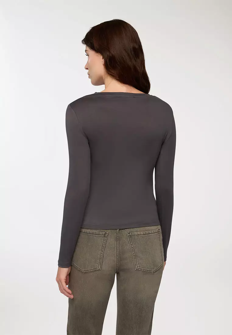 Woman Long-Sleeved T-Shirt