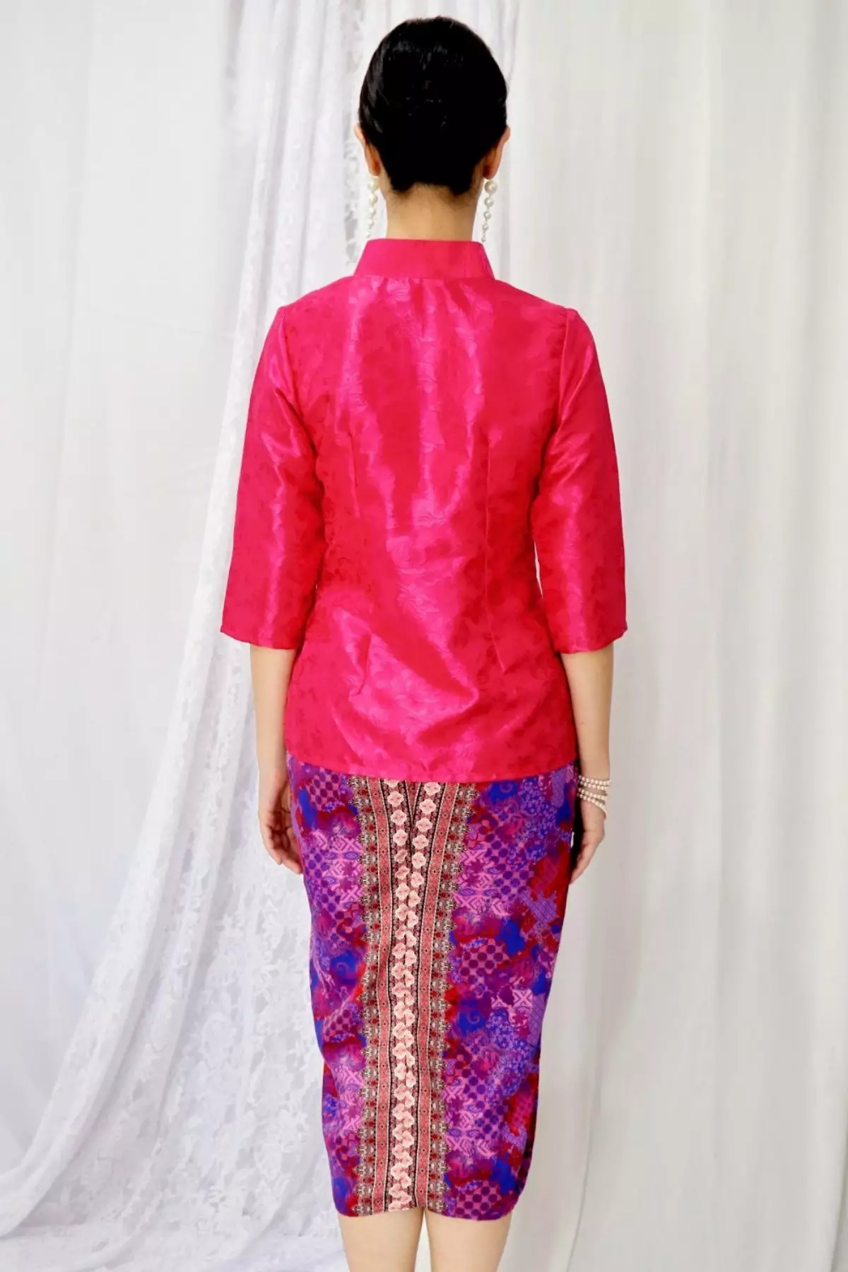 Devika Jaquard Magenta Kebaya Janggan