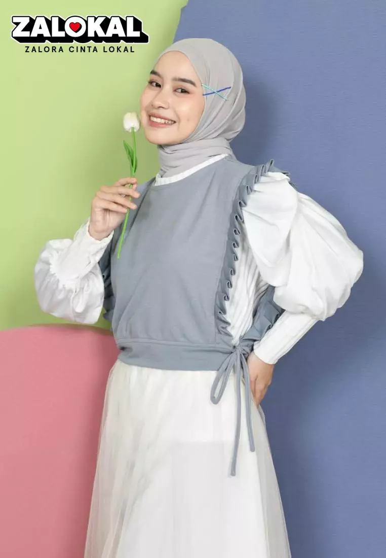 Dalla Ruffle Vest - Medium Gray M18626 R77S3