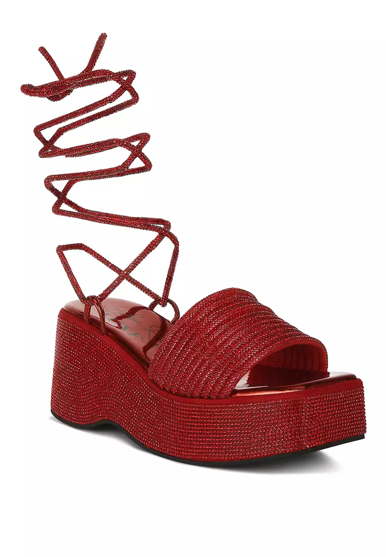 Sandal Bertali dengan Hiasan Berlian Imitasi Merah