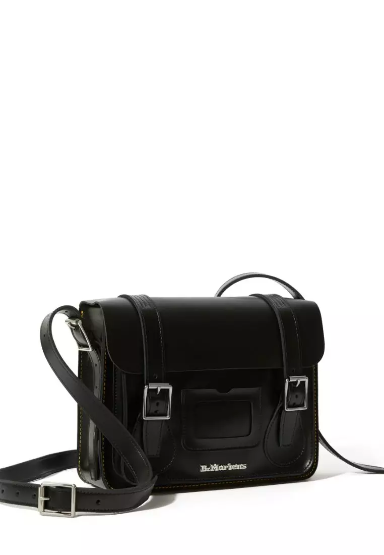 Dr martens 2024 nylon messenger bag