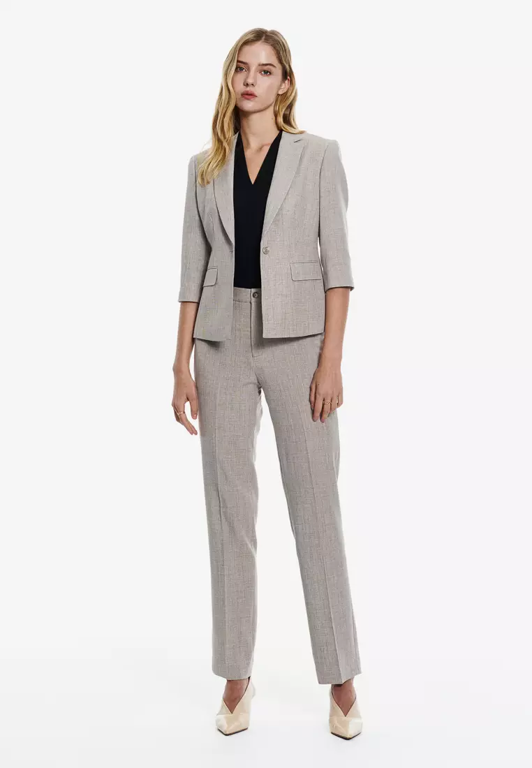 Black V-neck stand T-shirt